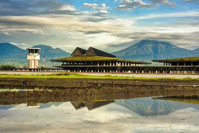 Pemandangan Gunung Bandara Banyuwangi